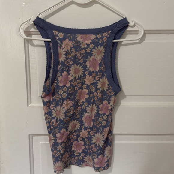Women’s American eagle tank top - Picture 3 of 3